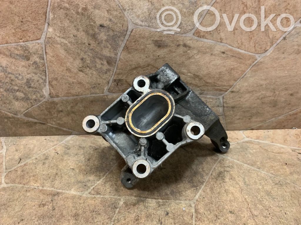 Audi A8 S8 D3 4E Power steering pump mounting bracket 