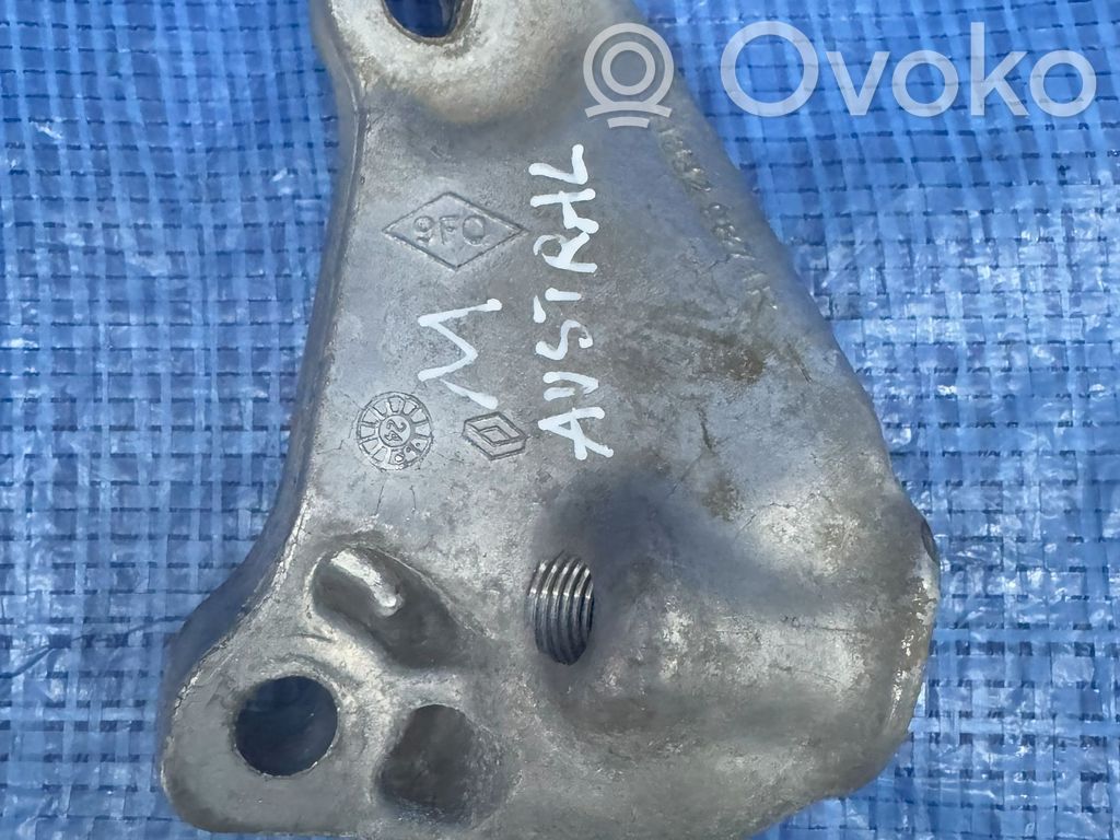 Renault Austral Engine mounting bracket 