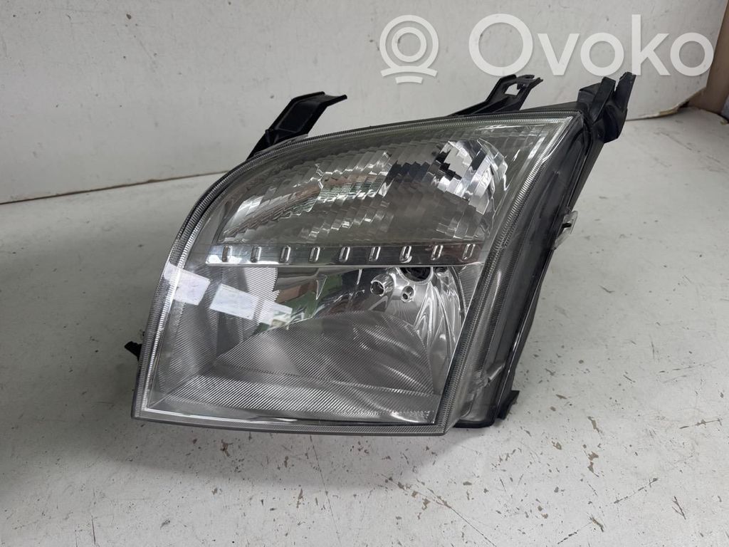 Ford Fusion Lampa przednia 