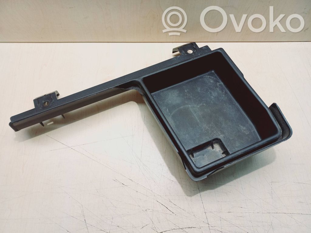 Other trunk/boot trim element   8162577