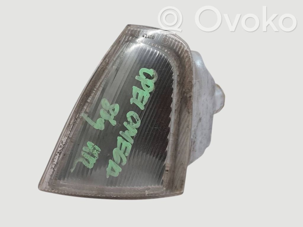 Opel Omega A Front indicator light 