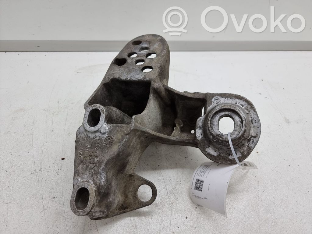 Audi A4 S4 B7 8E 8H Engine mounting bracket 