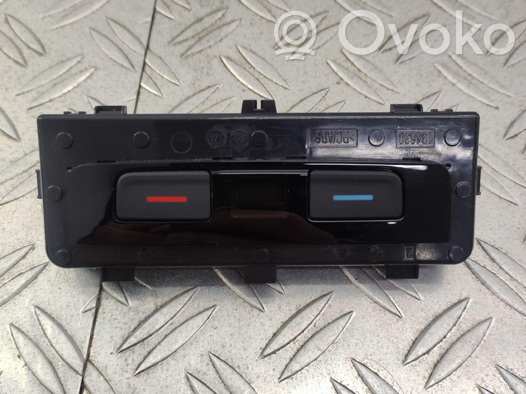 Volkswagen PASSAT B8 Panel klimatyzacji 