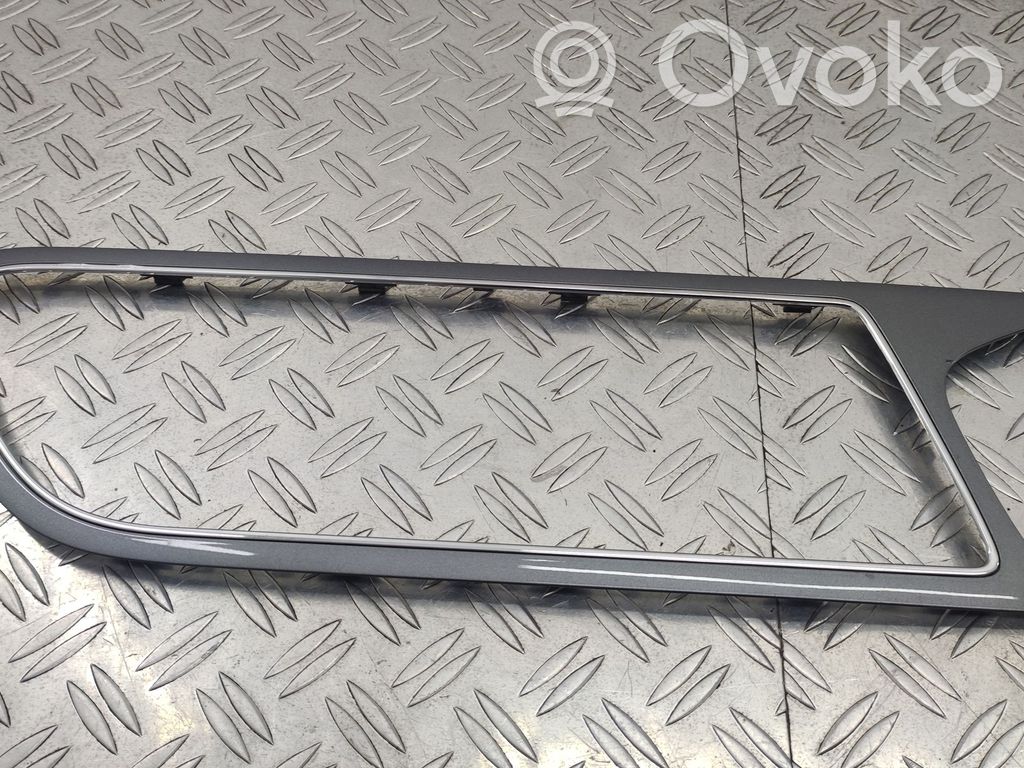 Seat Leon (5F) Radion/GPS-laitteen pääyksikön kehys 