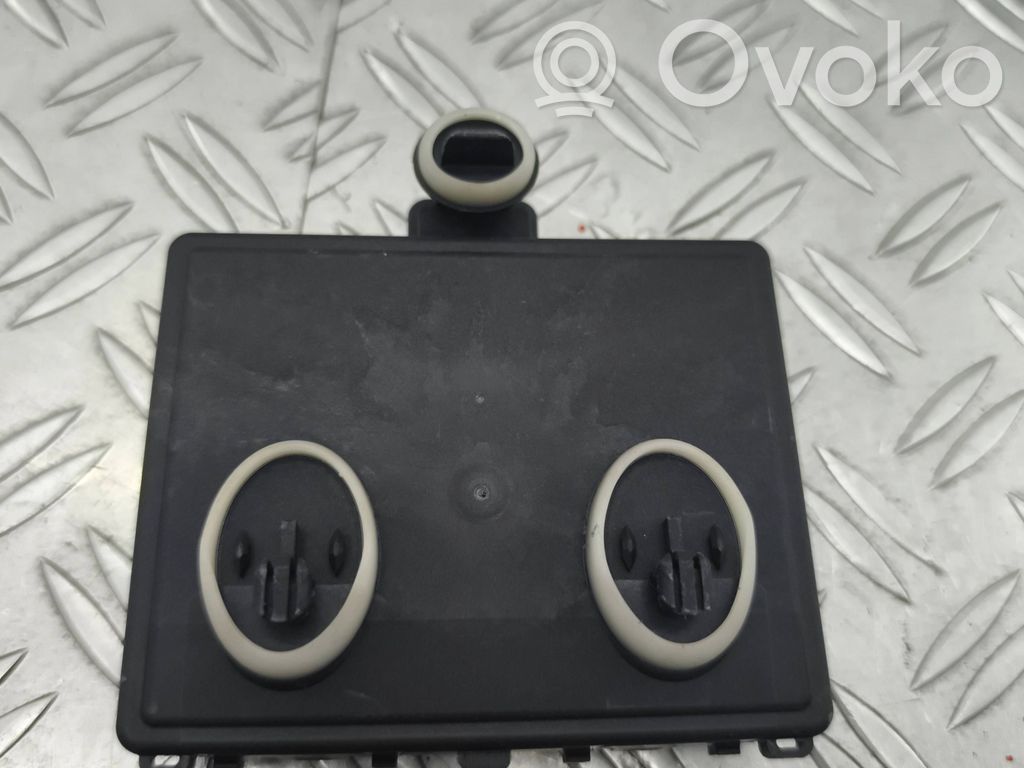 Volkswagen PASSAT B8 Door control unit/module 