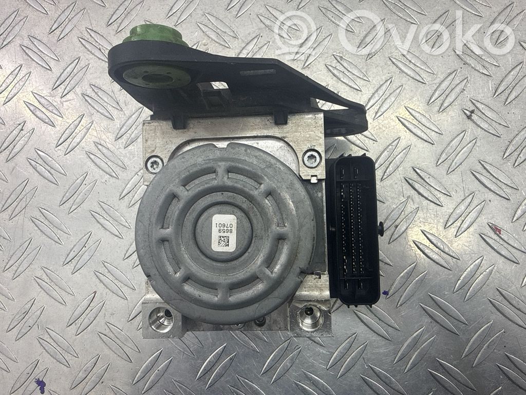 Volkswagen PASSAT B8 Pompa ABS 