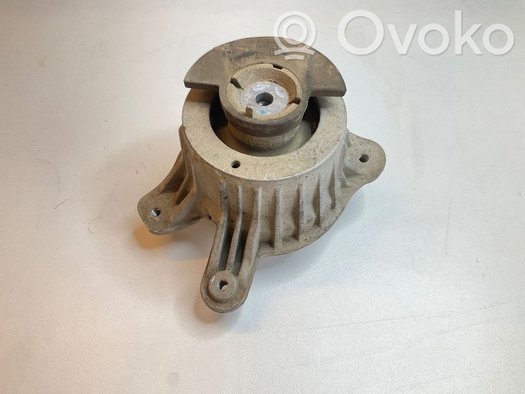 Mercedes-Benz E W238 Engine mount bracket 