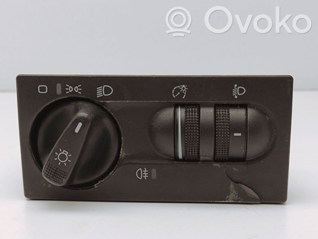 Volkswagen Golf III Light switch 