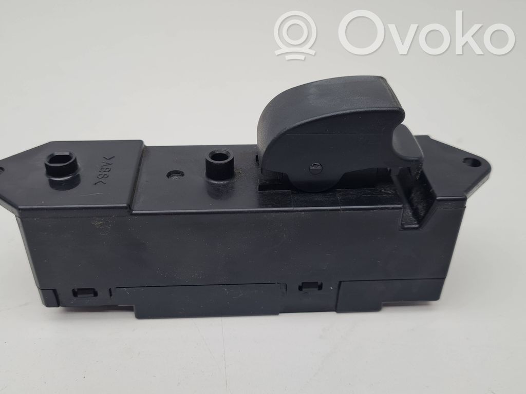 Mitsubishi Outlander Electric window control switch 
