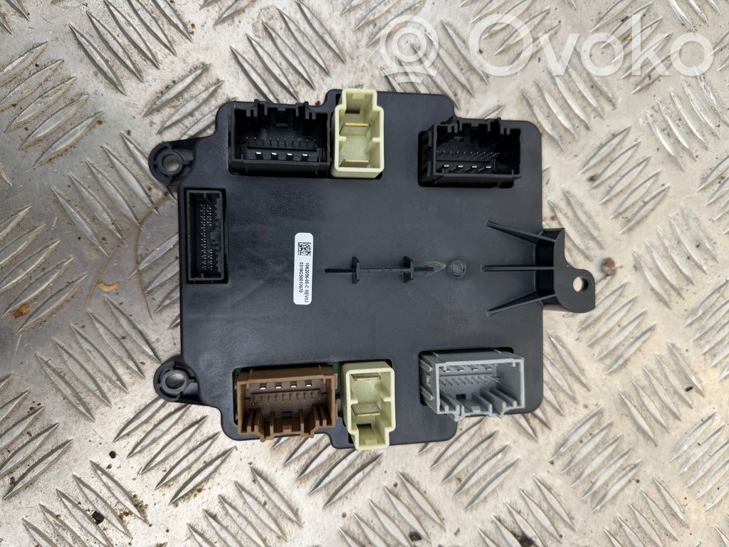 Tesla Model X Door control unit/module 