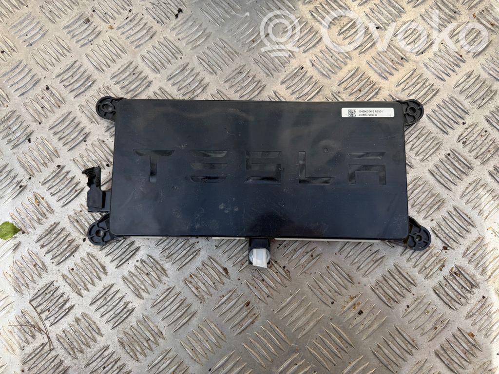 Tesla Model X Komforto modulis 