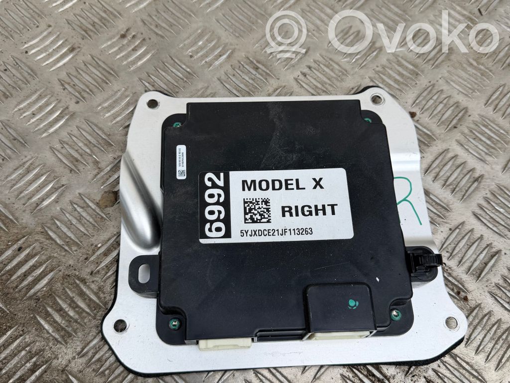 Door control unit/module   105018300E