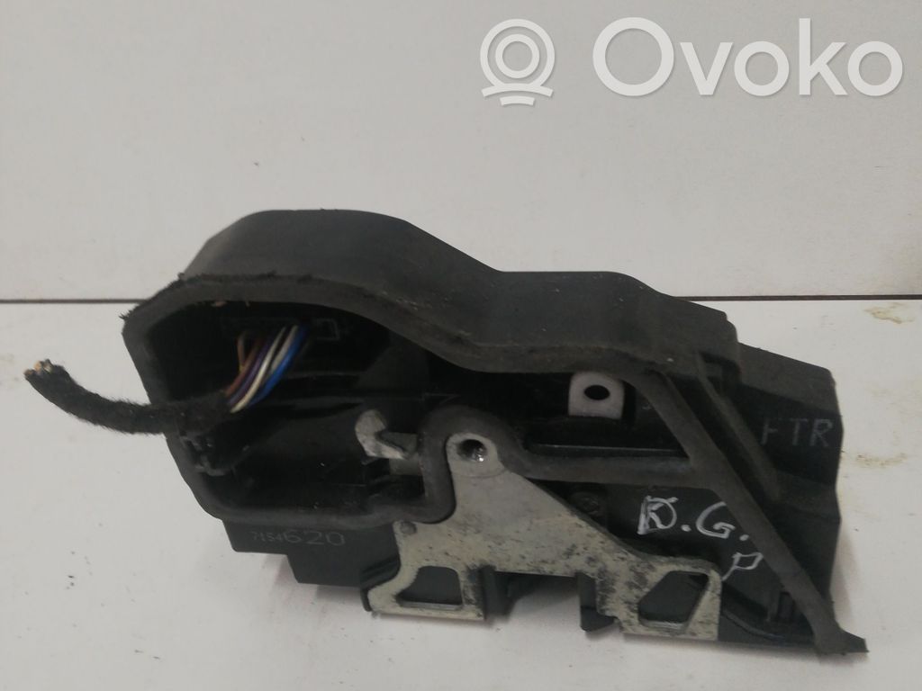 BMW 5 E60 E61 Takaoven lukko 