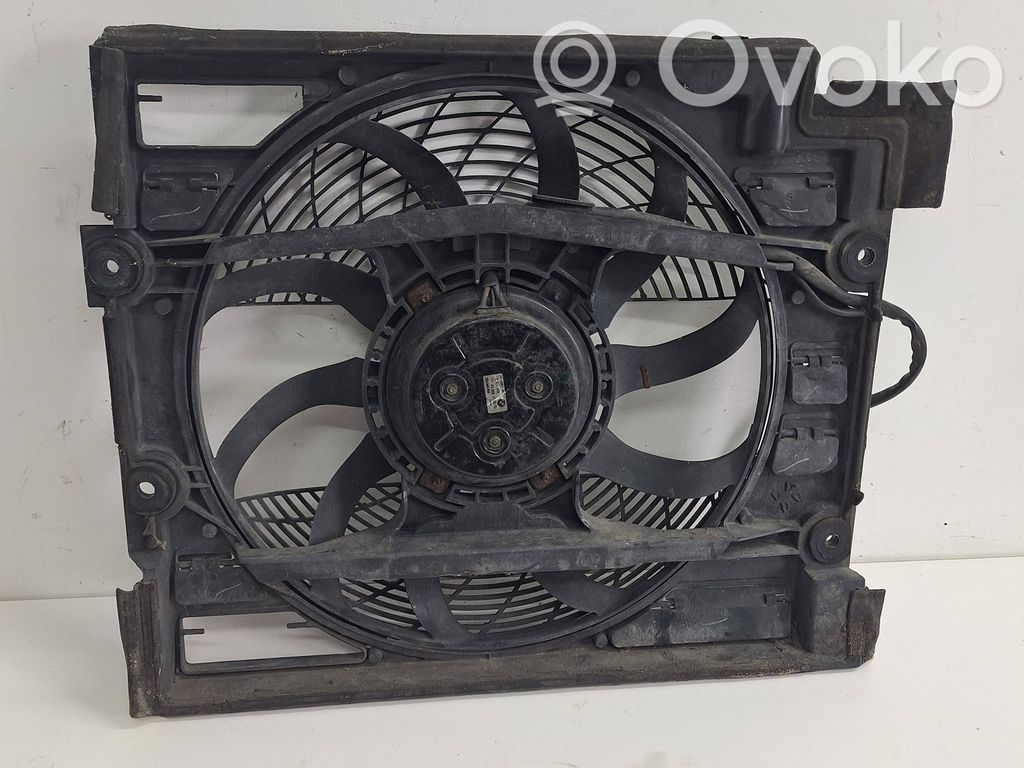 BMW 5 E39 Elektrinis radiatorių ventiliatorius 