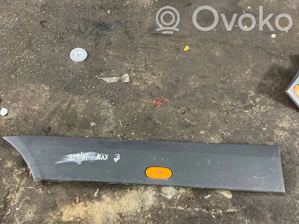 Apdaila priekinių durų (moldingas)   A9066900262,A90669