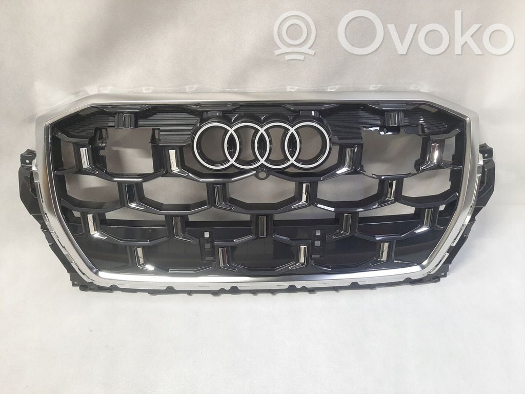 Audi Q7 4M Rejilla superior del radiador del parachoques delantero 