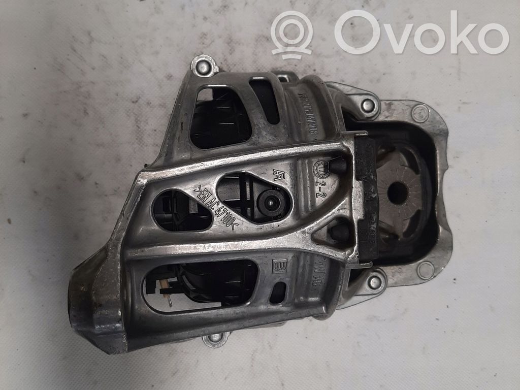Audi Q7 4M Engine mount bracket 