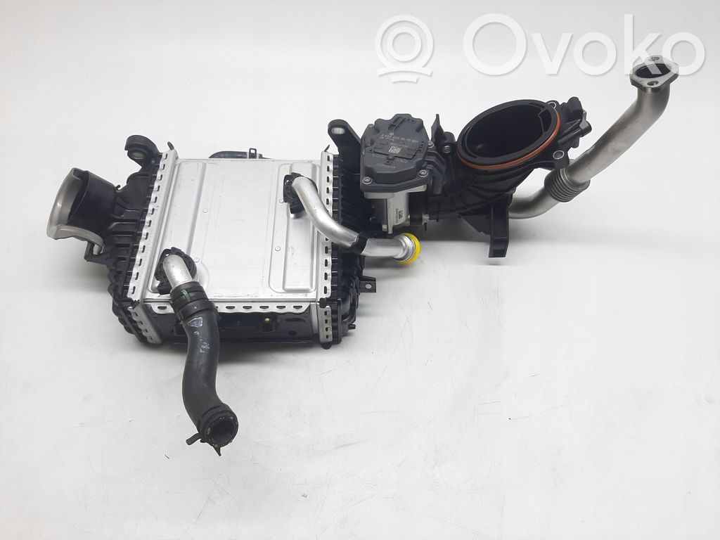 Mercedes-Benz E W213 Chłodnica powietrza doładowującego / Intercooler 