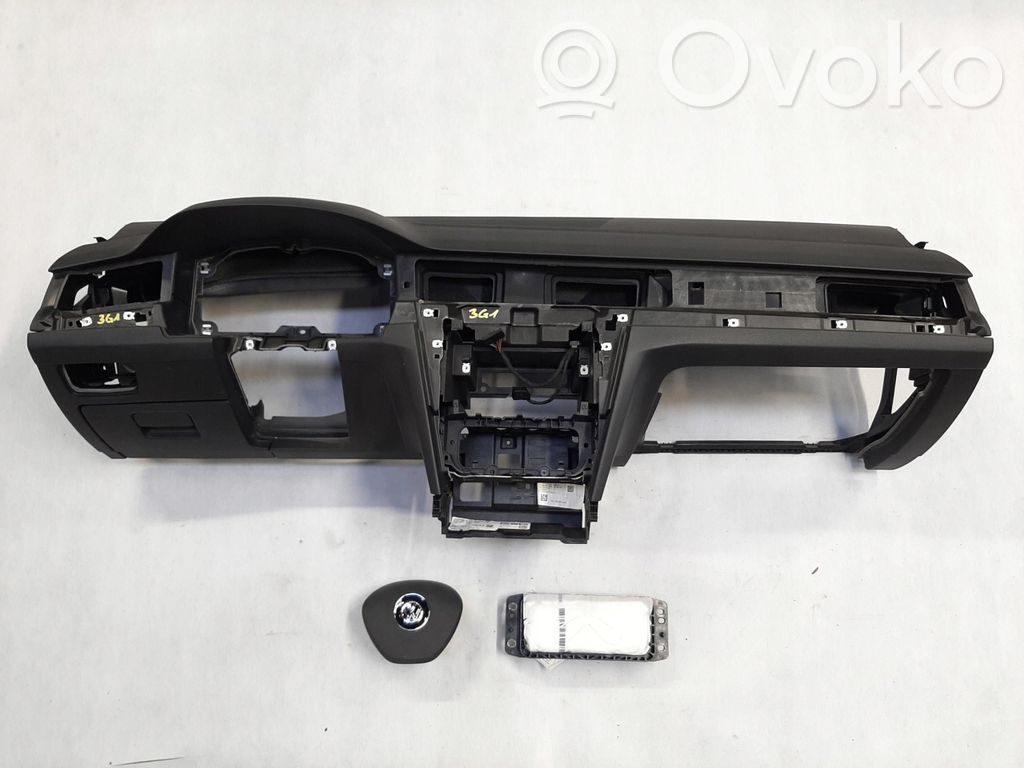 Volkswagen PASSAT B8 Deska rozdzielcza 
