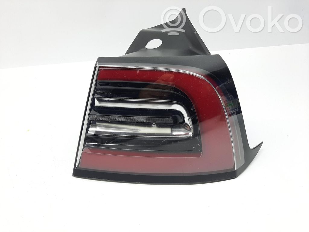 Tesla Model 3 Takavalot 