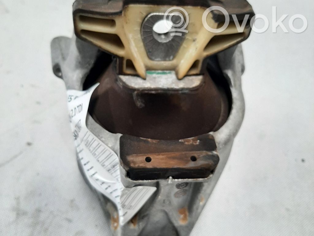 Audi A5 Engine mount vacuum valve 