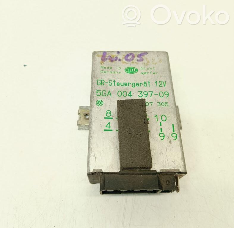 Volkswagen PASSAT B3 Vakionopeussäätimen ohjainlaite/moduuli 