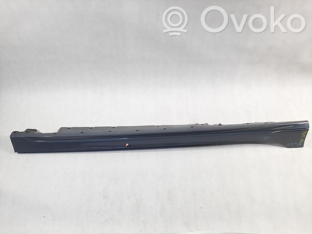 BMW 1 F40 Etuoven kynnyksen suojalista 