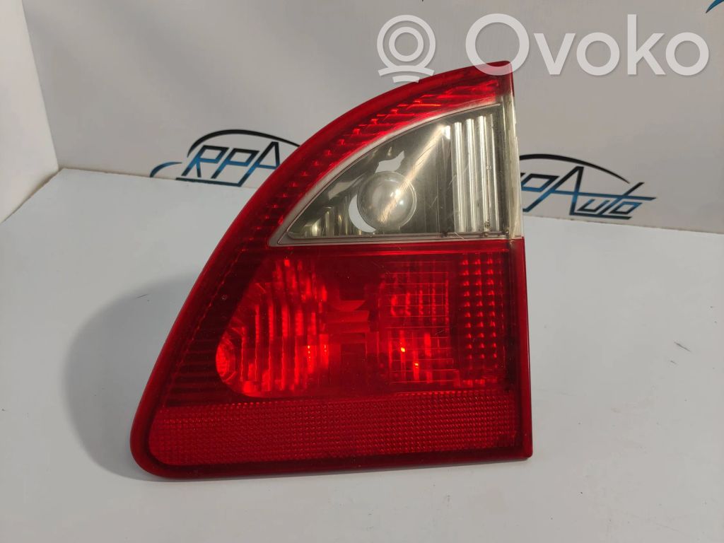 Ford Galaxy Aizmugurējais lukturis pārsegā 