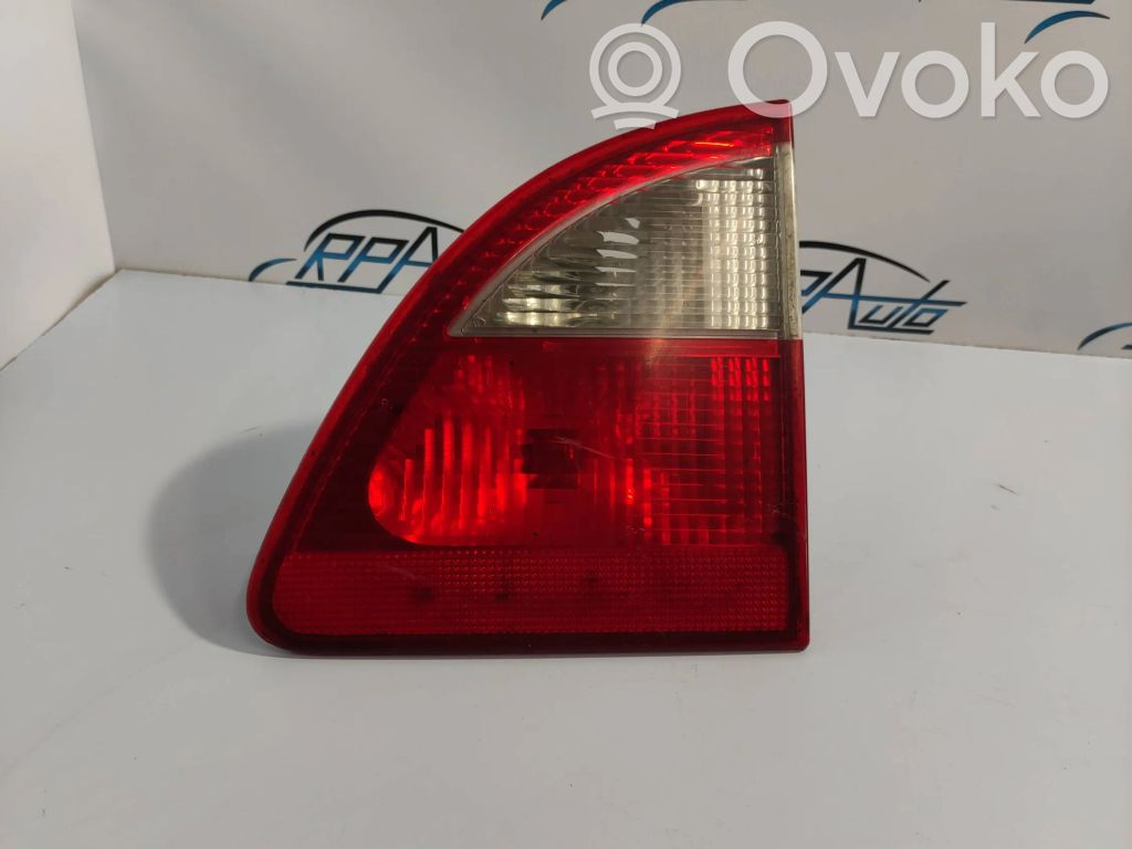 Ford Galaxy Aizmugurējais lukturis pārsegā 