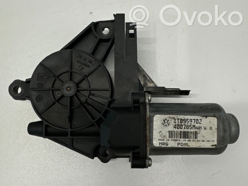 Volkswagen PASSAT B4 Silnik regulatora szyby drzwi przednich 