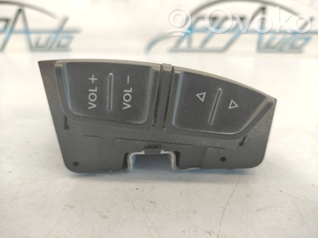 Volkswagen PASSAT B5 Steering wheel buttons/switches 