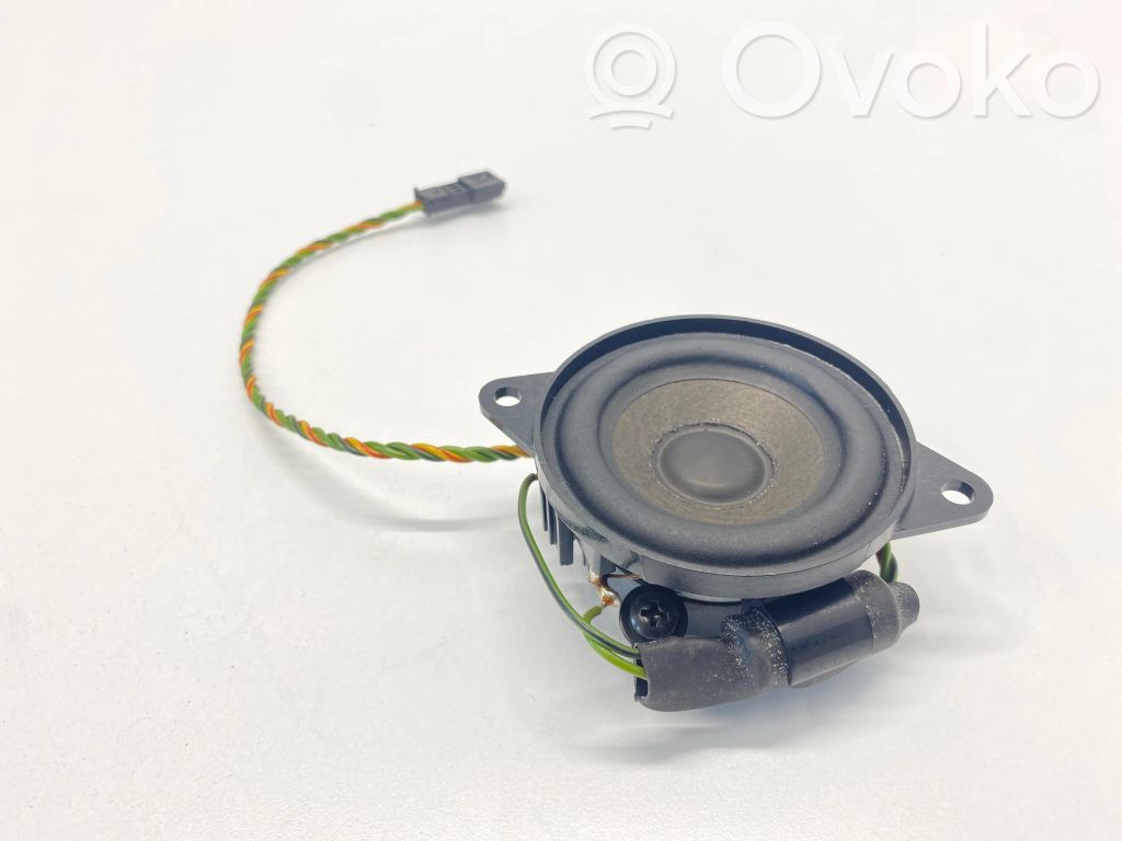 Altavoz de la puerta delantera   8379375,61928910,5155126,4913430810