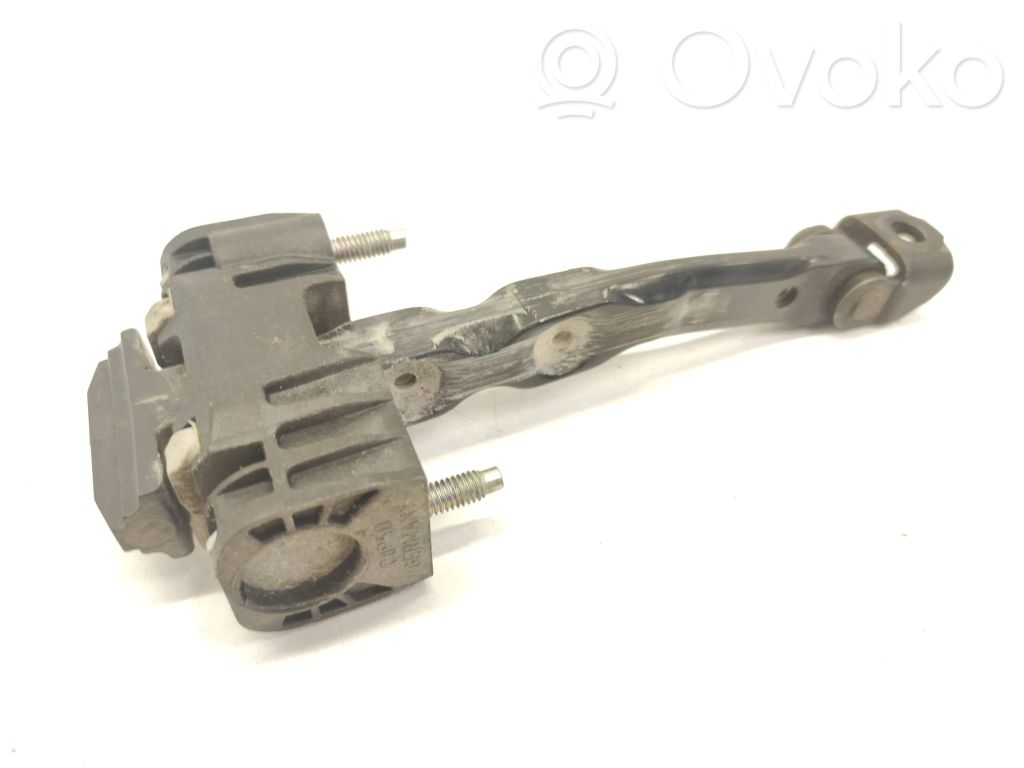 Volvo V70 Etuoven pidätin 