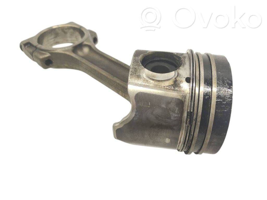 Renault Trafic II (X83) Piston 