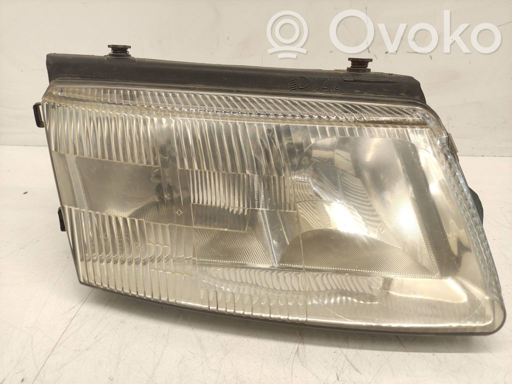 Volkswagen PASSAT B5 Headlight/headlamp 