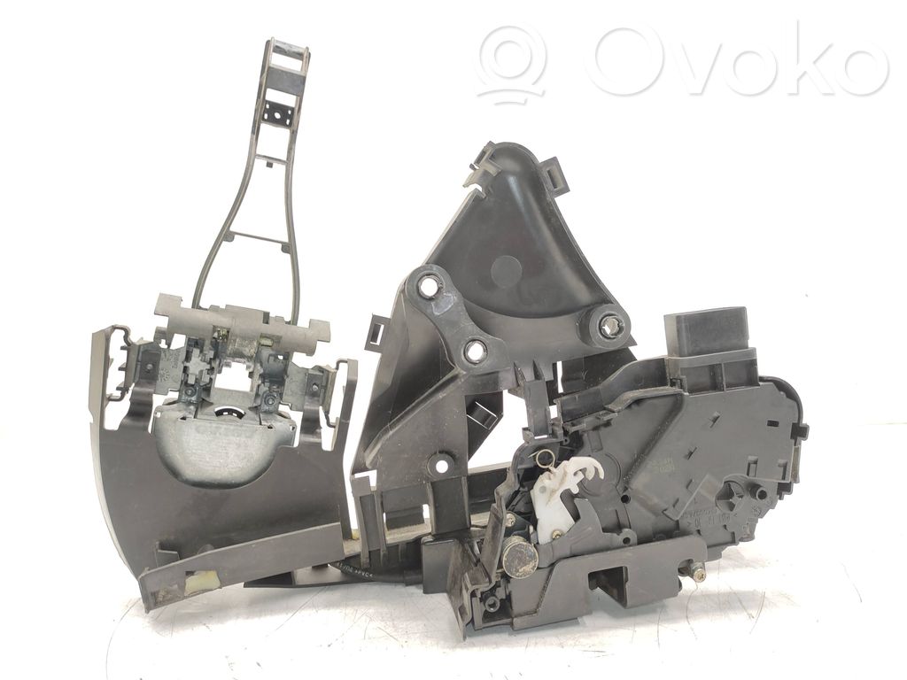 Volvo S40 Front door lock 