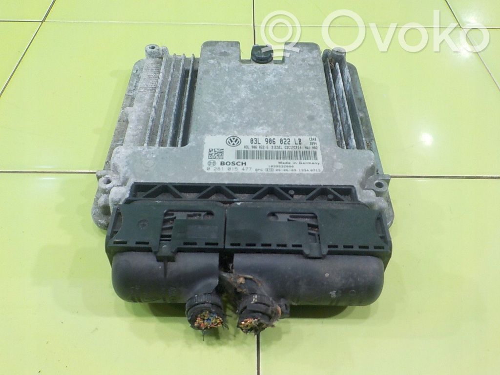 Volkswagen Golf VI Engine control unit/module 