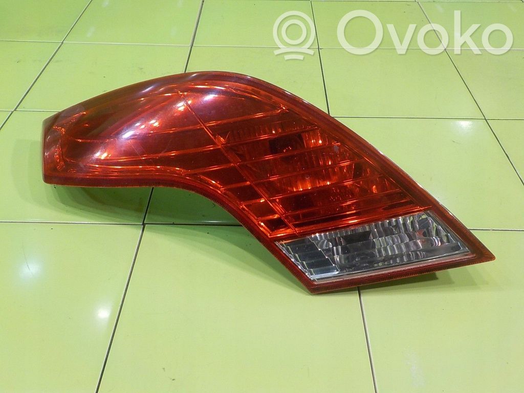 Ford Focus Aizmugurējais lukturis virsbūvē 