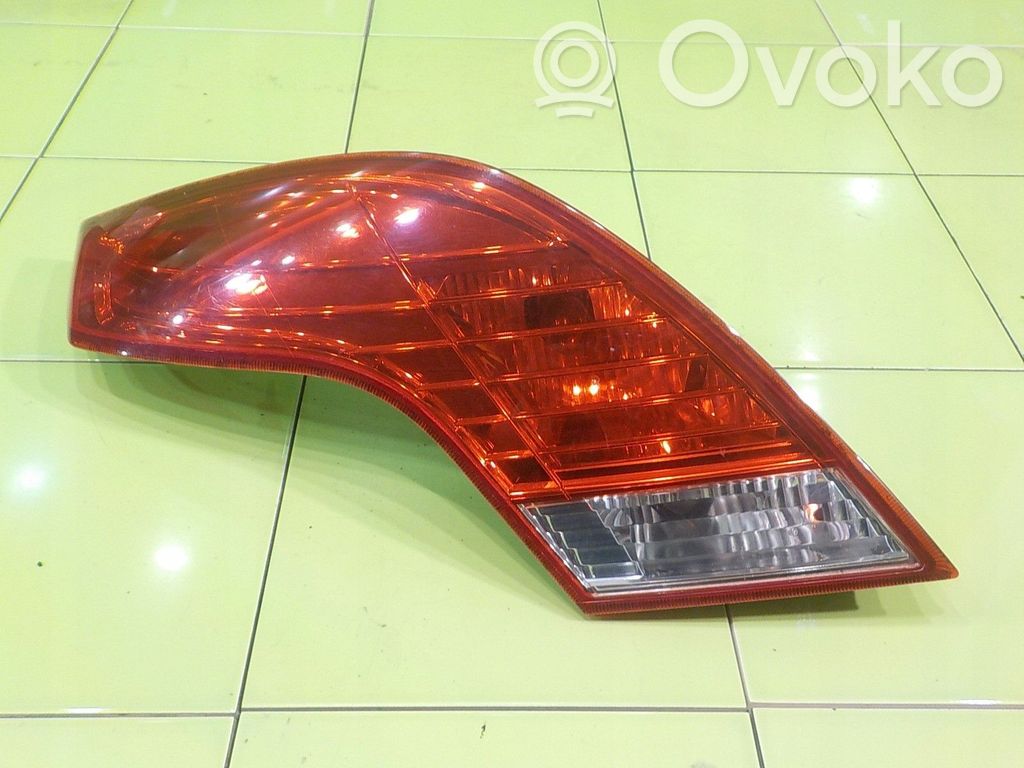 Ford Focus Aizmugurējais lukturis virsbūvē 