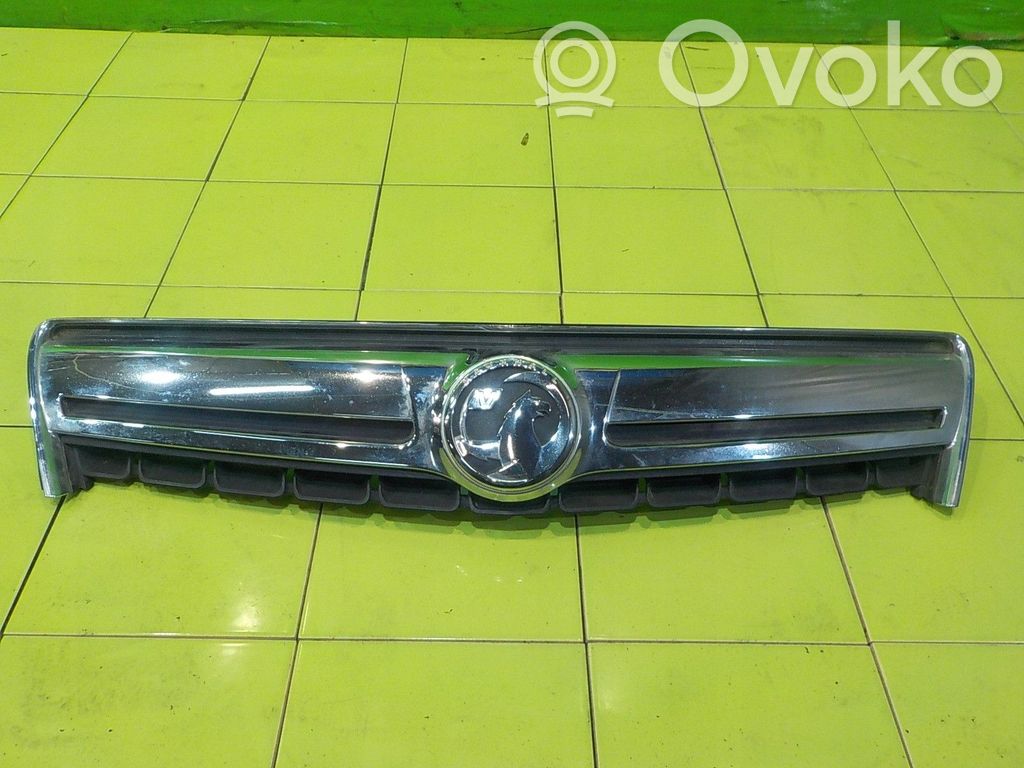 Opel Antara Верхняя решётка 