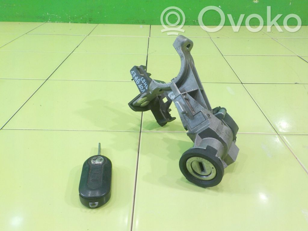 Opel Combo D Užvedimo spynelė 