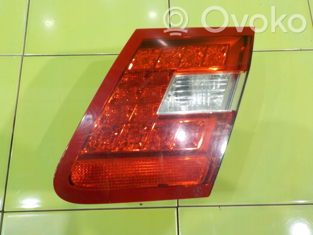 Mercedes-Benz E W212 Galinis žibintas kėbule 