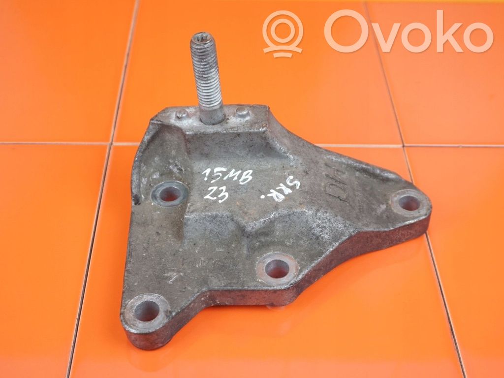 Ford Mondeo MK V Gearbox mounting bracket 