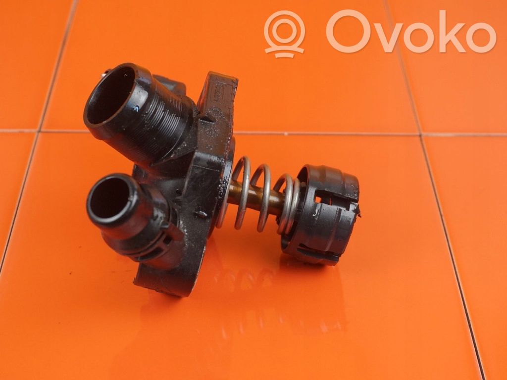 BMW 2 F45 Termostats / termostata korpuss 