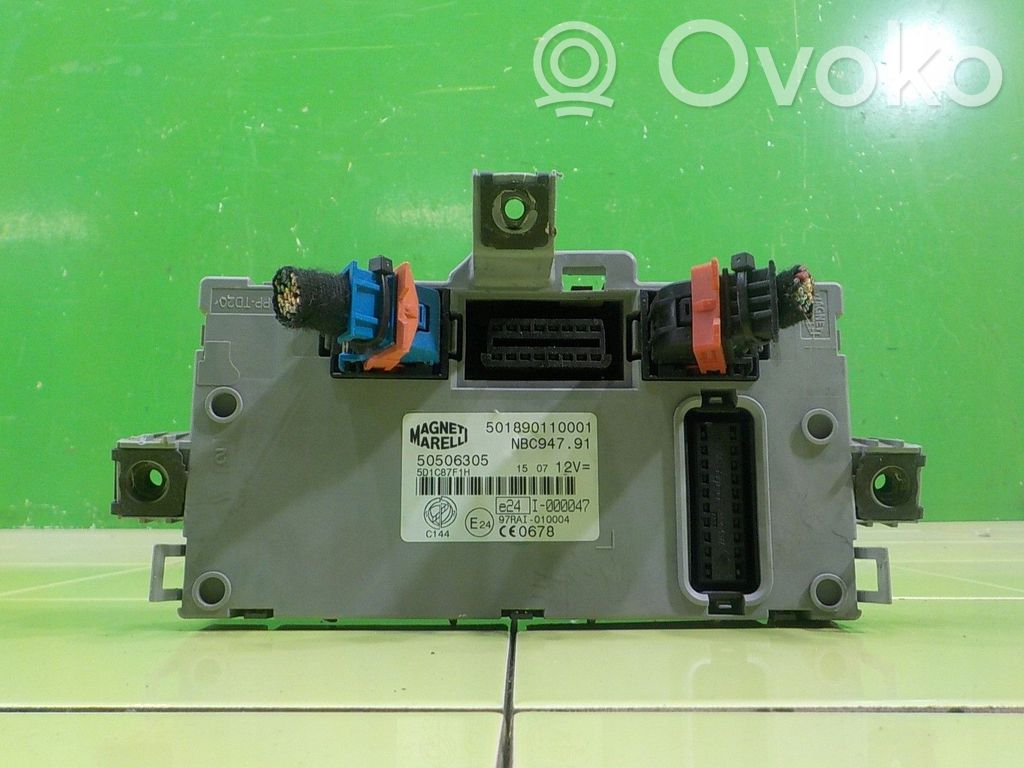 Alfa Romeo GT Fuse box set 