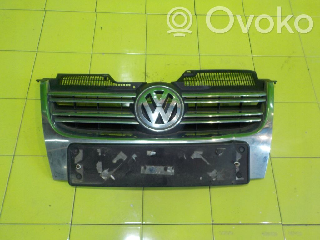 Volkswagen Golf VI Etupuskurin ylempi jäähdytinsäleikkö 