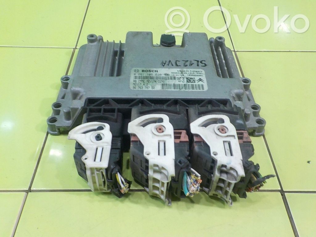 Citroen C3 Picasso Engine control unit/module 