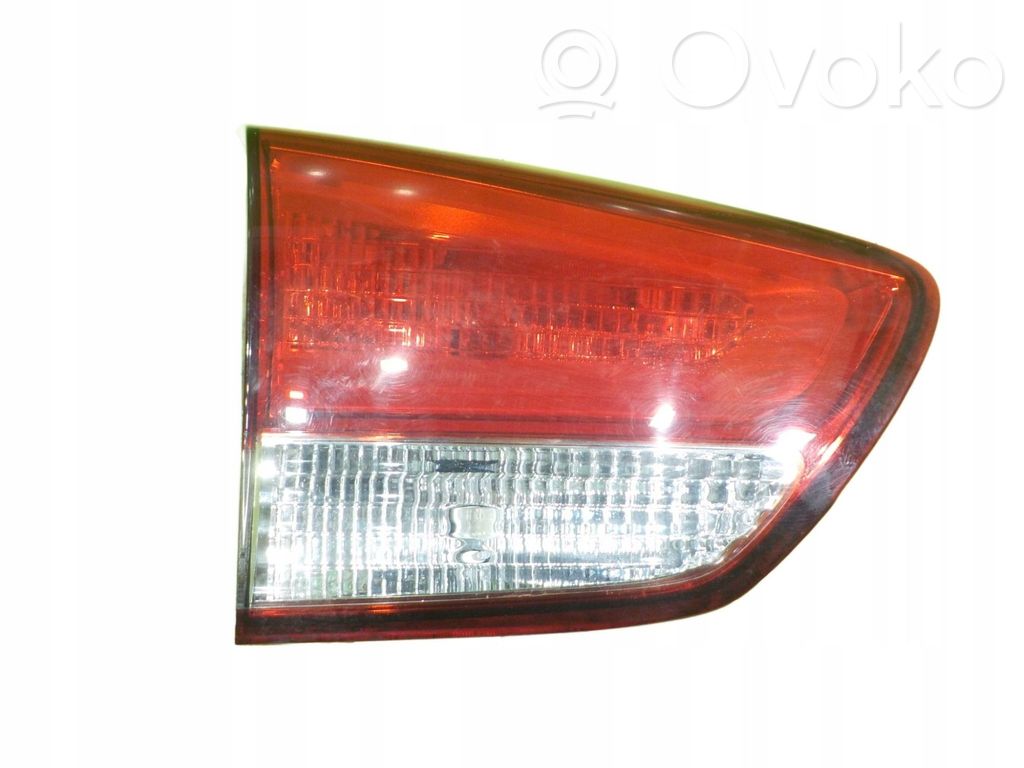 KIA Carens III Luz trasera/de freno 
