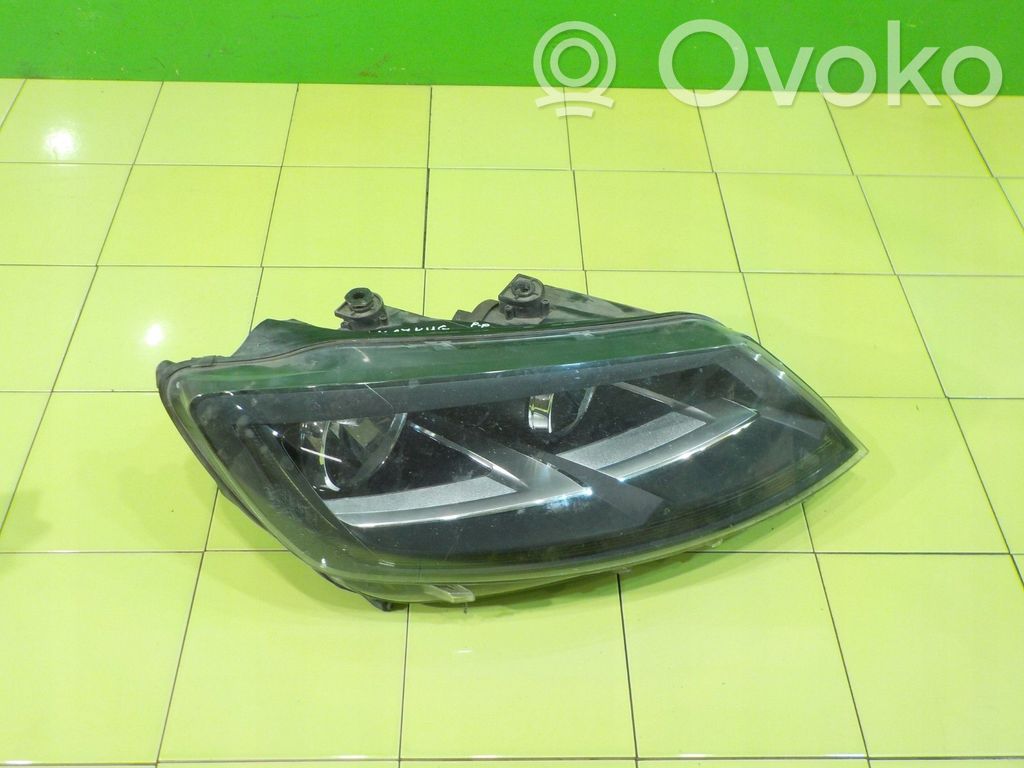 Seat Alhambra (Mk2) Lampa przednia 