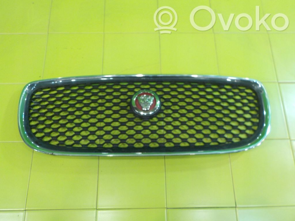 Jaguar XE Front bumper upper radiator grill 